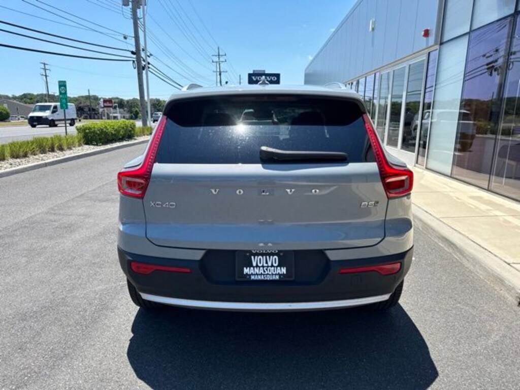Used 2025 Volvo XC40