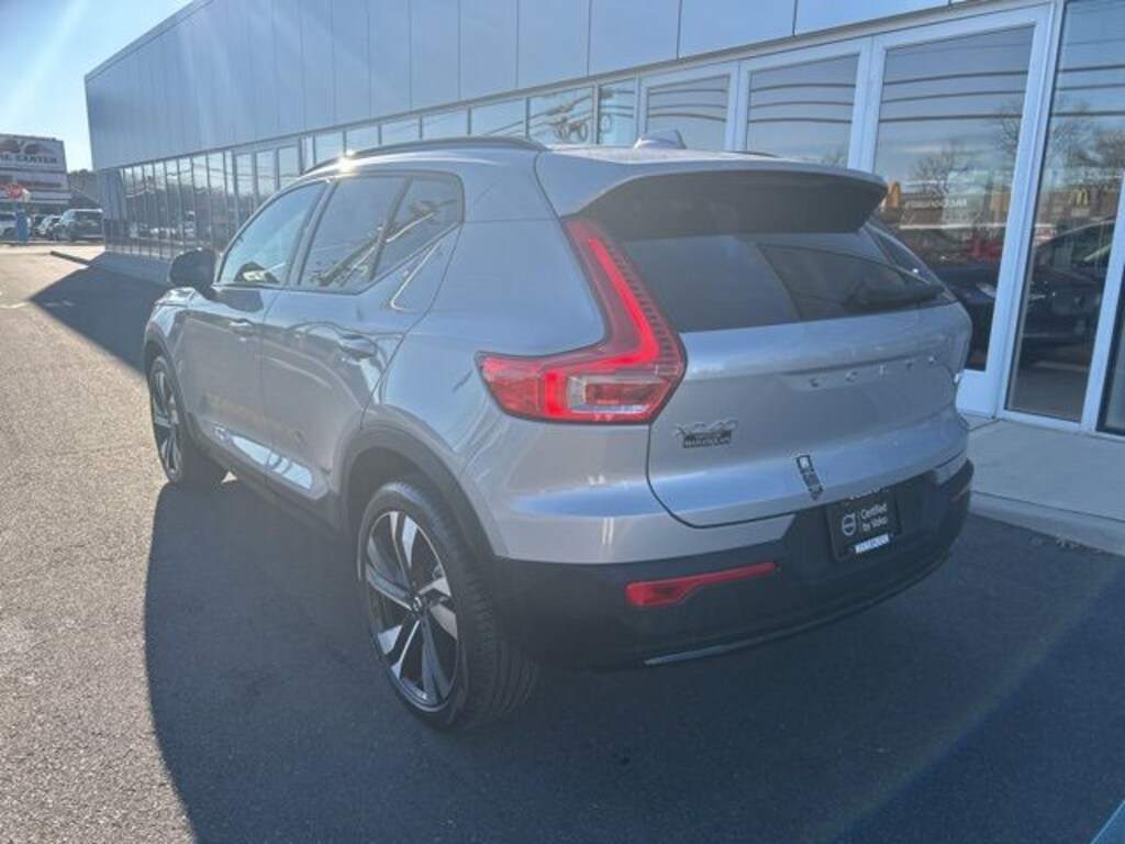 Used 2025 Volvo XC40