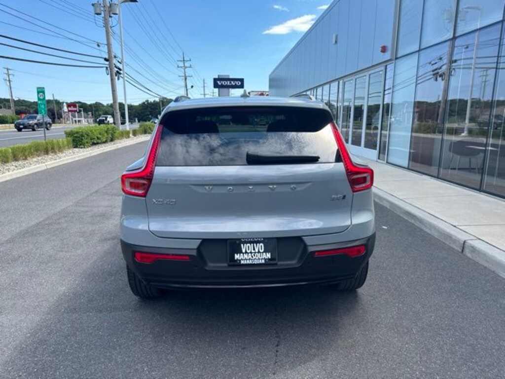 Used 2025 Volvo XC40