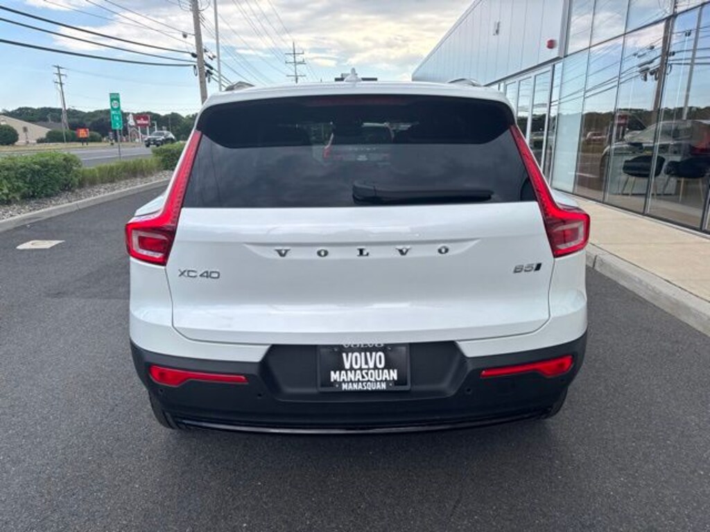 Used 2025 Volvo XC40