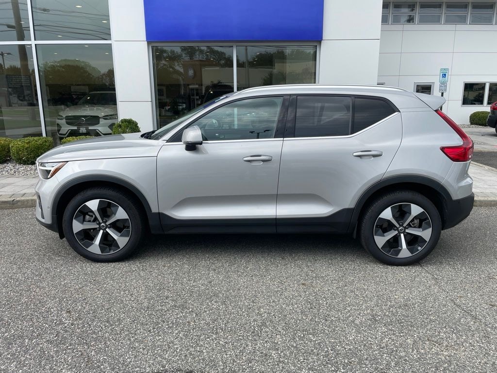 Certified 2025 Volvo XC40