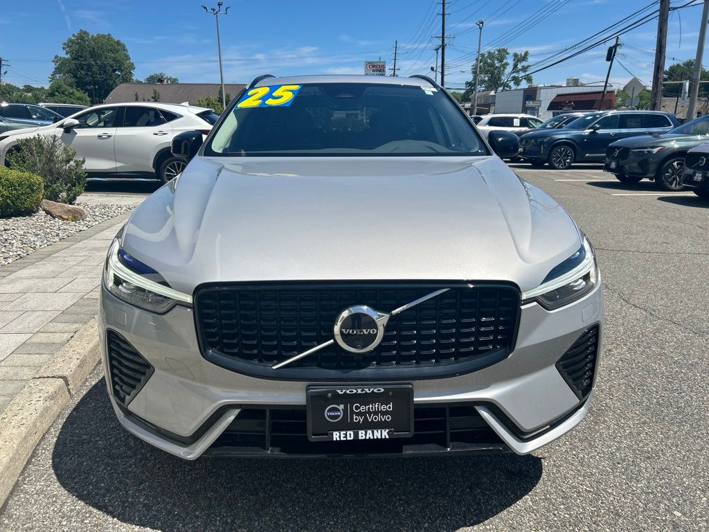 2025 Volvo XC60 Plus - Photo 8