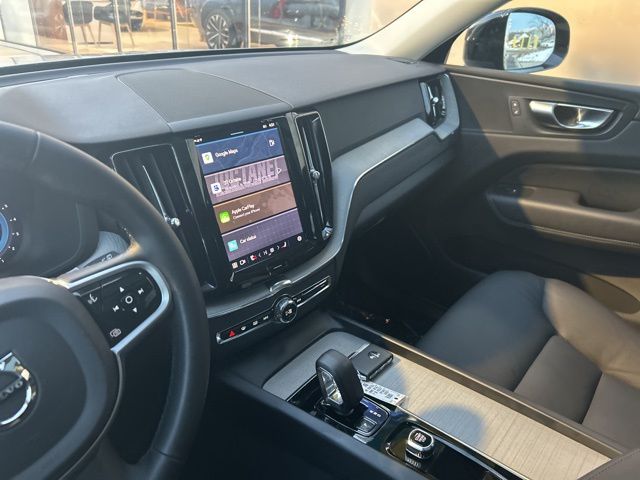 2025 Volvo XC60 Plus - Photo 19