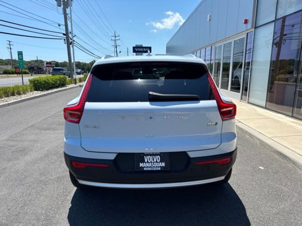 Used 2025 Volvo XC40