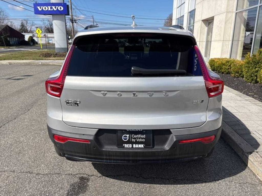 Certified 2025 Volvo XC40 B5 Plus Dark Theme SUV