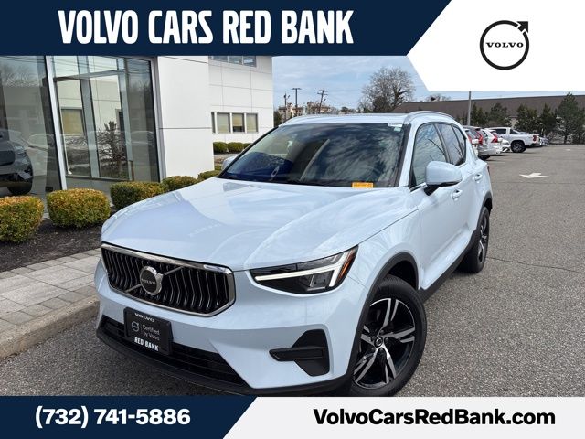 2025 Volvo XC40 B5 Core Bright AWD's photo