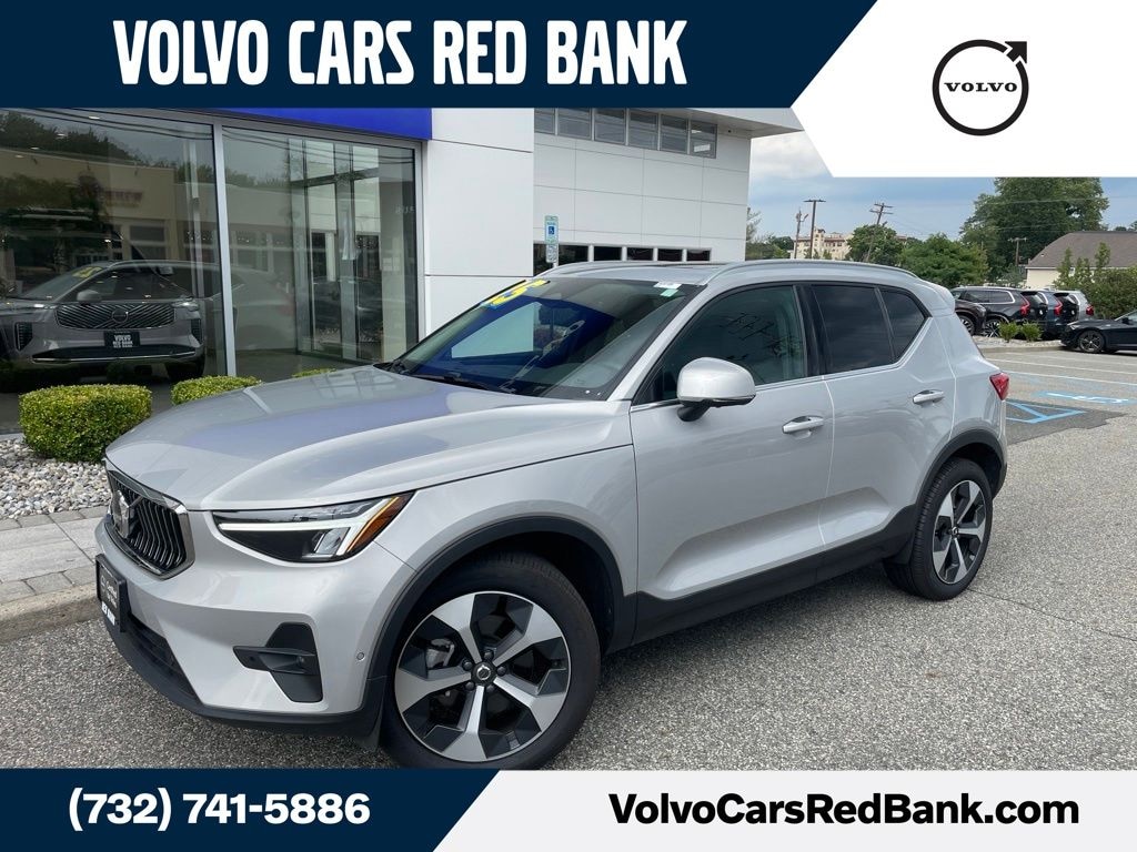 Certified 2025 Volvo XC40