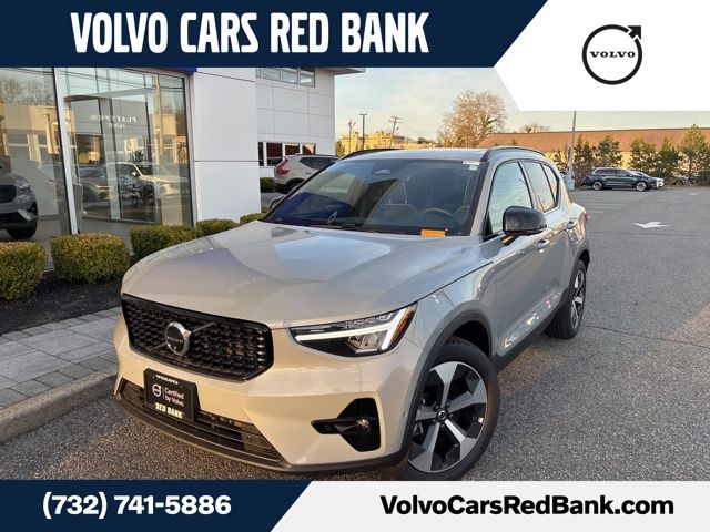 2025 Volvo XC40 B5 Plus Dark AWD's photo