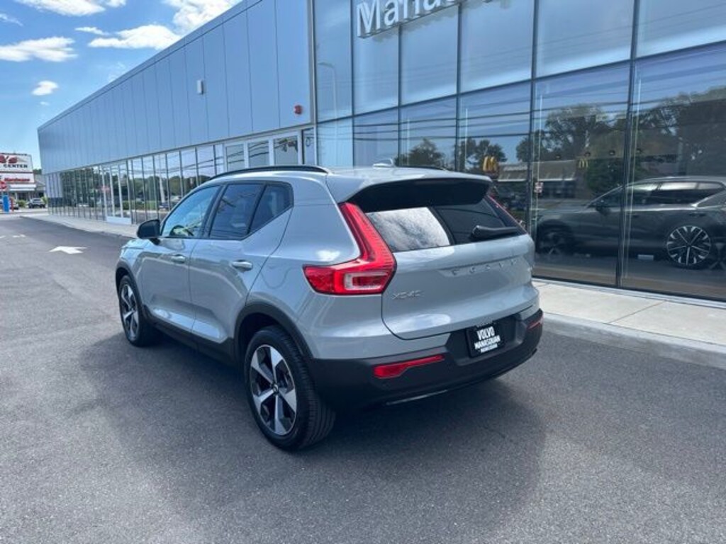 Used 2025 Volvo XC40