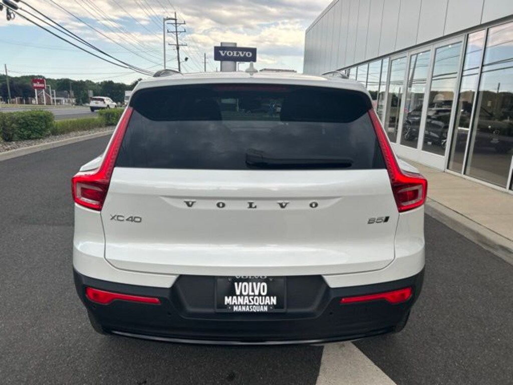 Used 2025 Volvo XC40