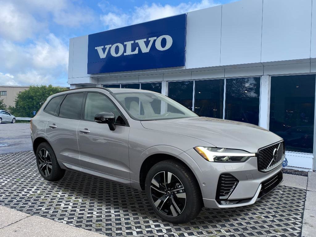 2026 Volvo XC60 Plus's photo