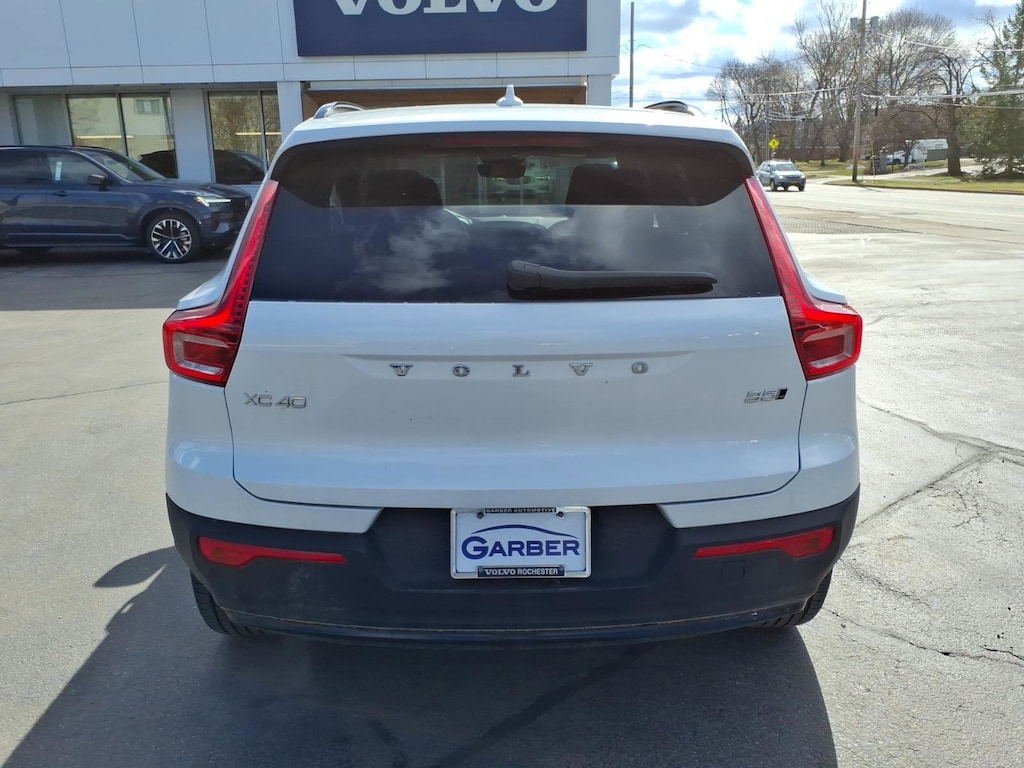 New 2026 Volvo XC40 B5 Plus SUV