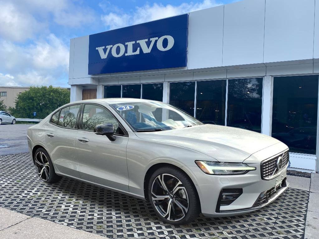 2024 Volvo S60 Ultimate's photo