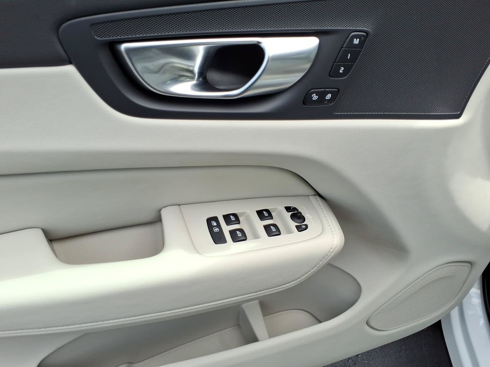 2024 Volvo XC60 Plus - Photo 13