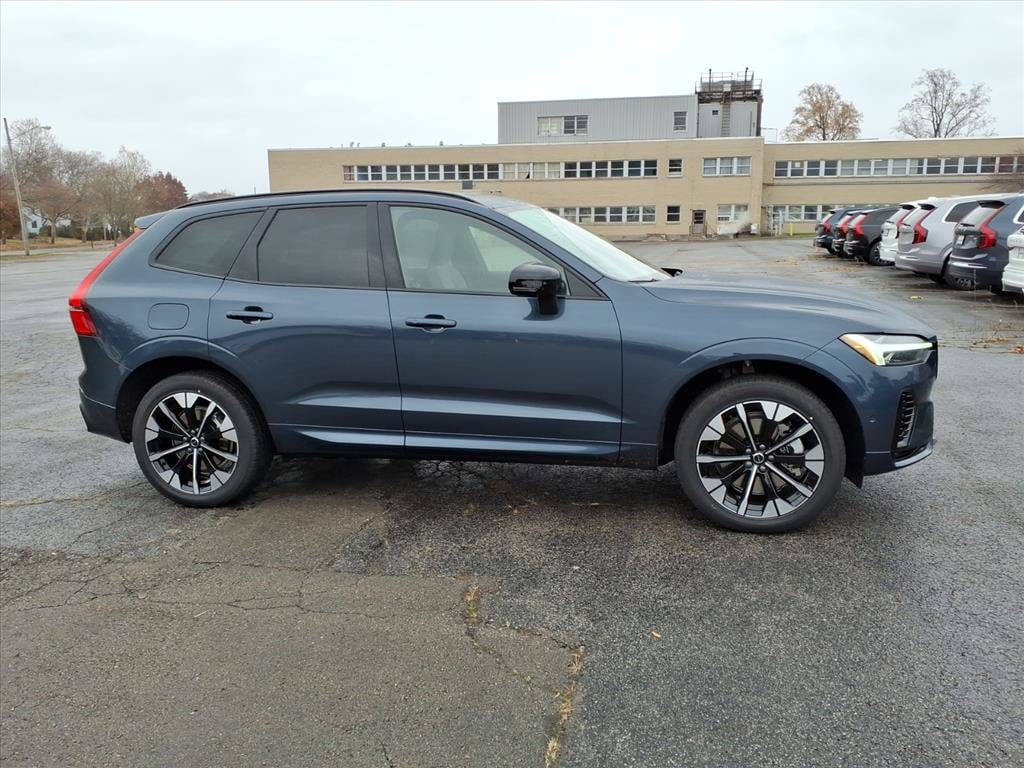 New 2026 Volvo XC60 plug-in hybrid T8 Plus SUV