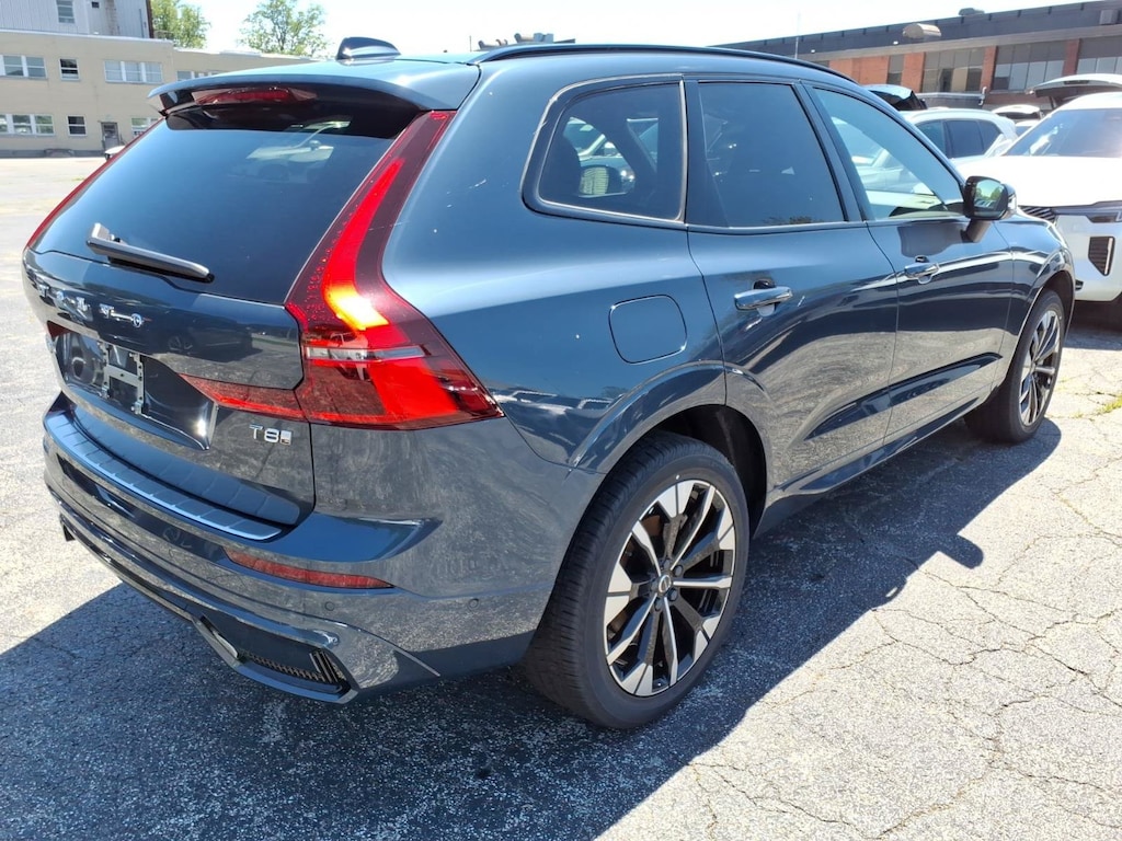 New 2026 Volvo XC60 plug-in hybrid T8 Plus SUV