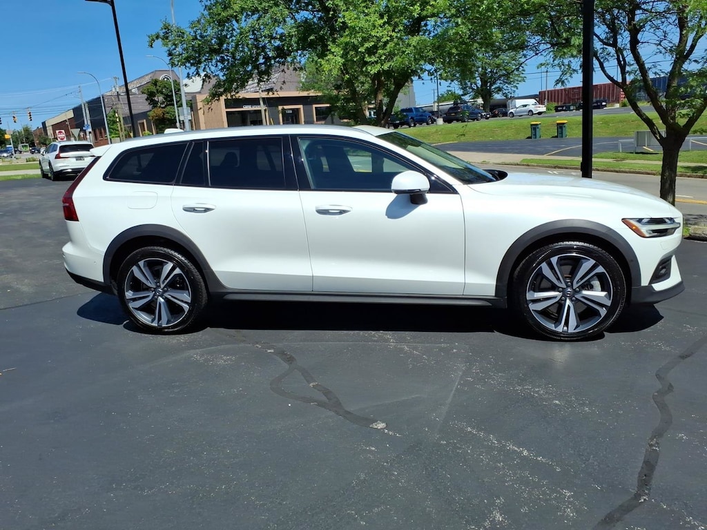 Certified 2024 Volvo V60 Cross Country B5 Plus Wagon
