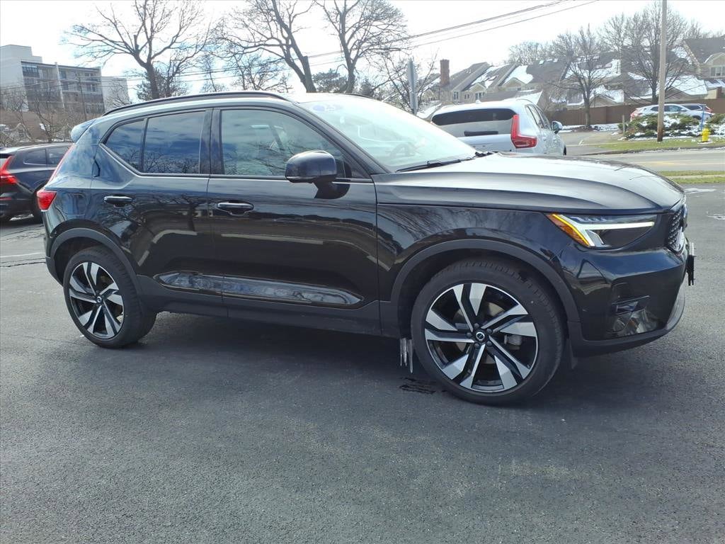 Certified 2023 Volvo XC40 B5 AWD Plus Dark SUV