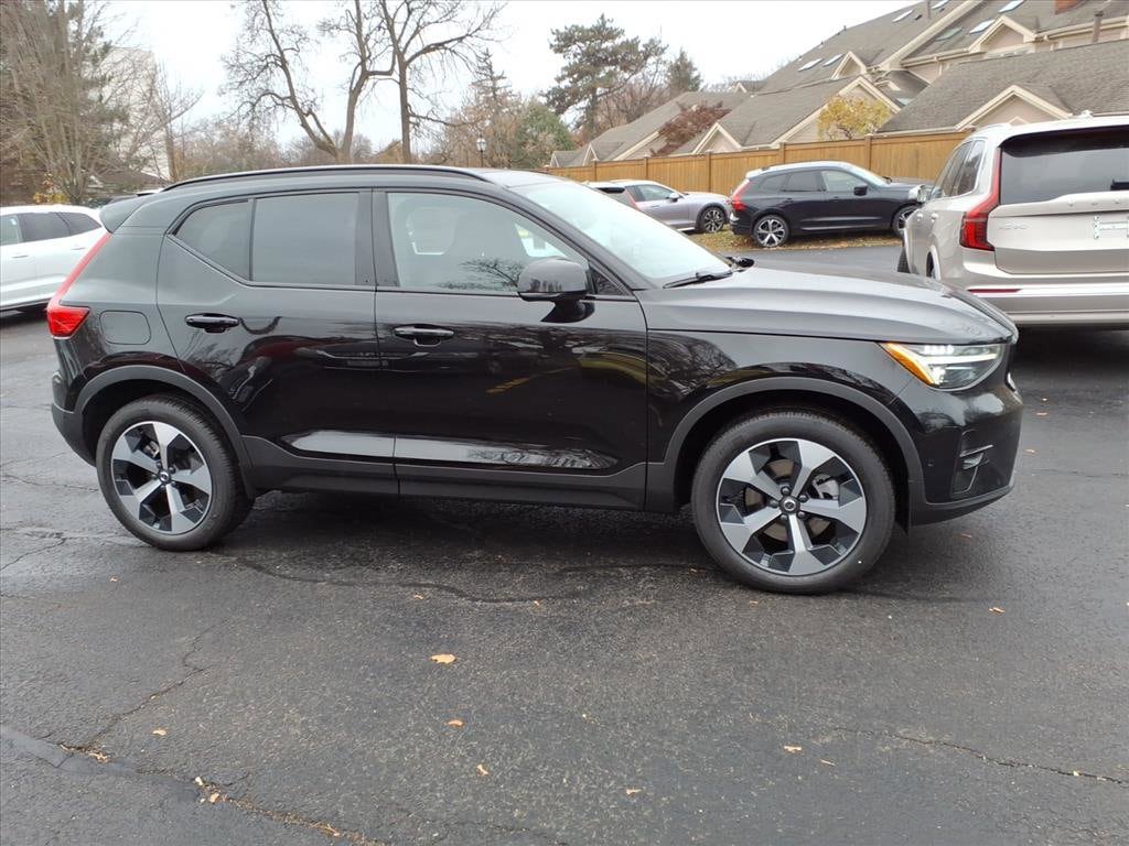 New 2026 Volvo XC40 B5 Plus SUV