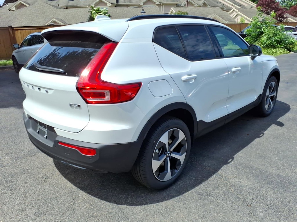 New 2026 Volvo XC40 B5 Plus SUV