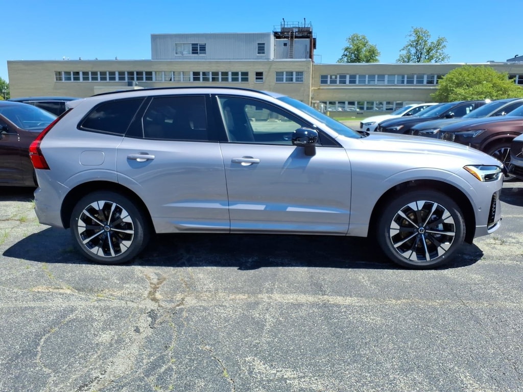 New 2026 Volvo XC60 B5 Plus SUV