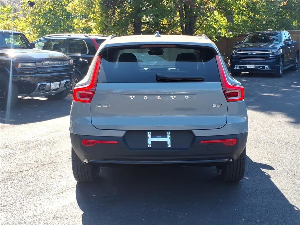 New 2026 Volvo XC40 B5 Plus SUV