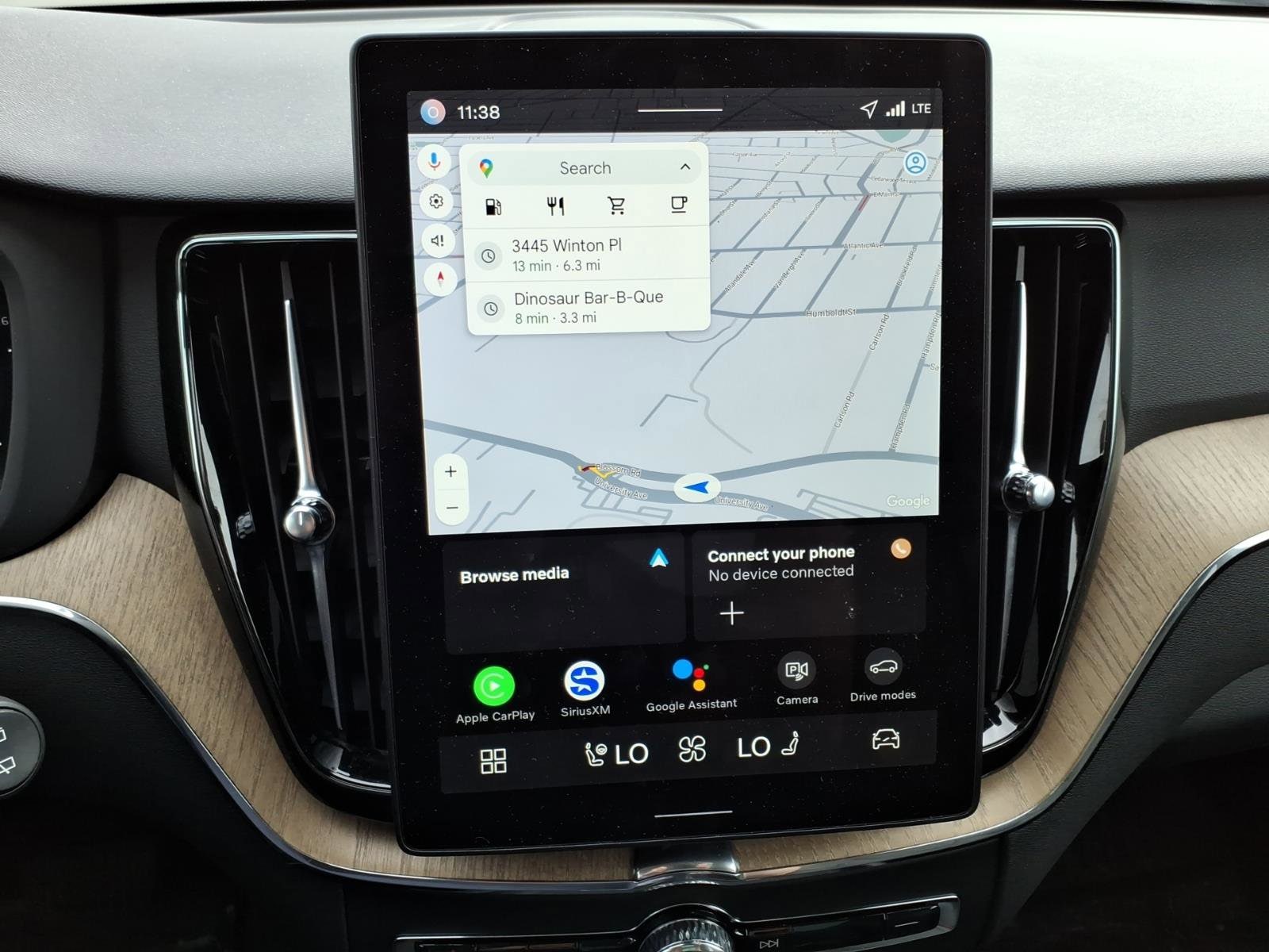 2026 Volvo XC60 Plus - Photo 21