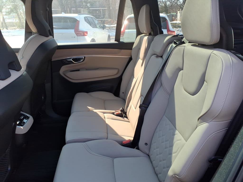 2026 Volvo XC90 Plus - Photo 9