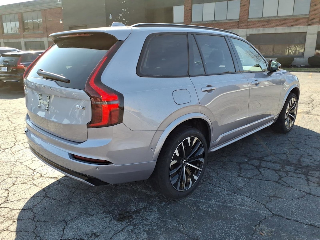 New 2026 Volvo XC90 B6 Ultra Dark Theme 6-Seater SUV