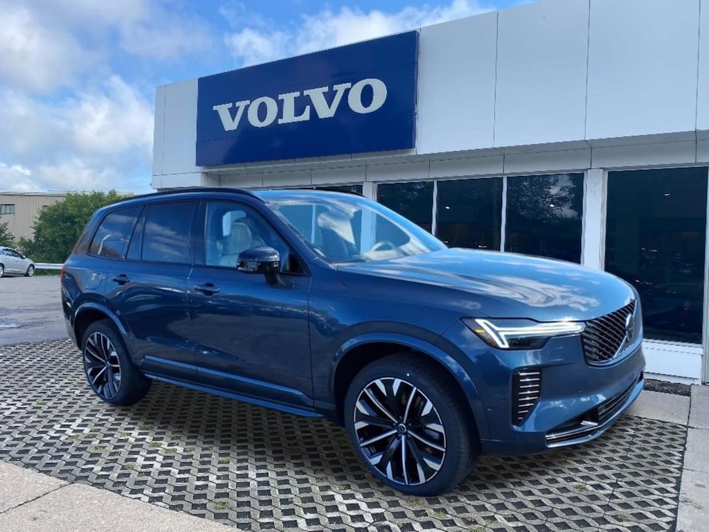 New 2026 Volvo XC90 plug-in hybrid T8 Ultra Dark Theme 7-Seater SUV