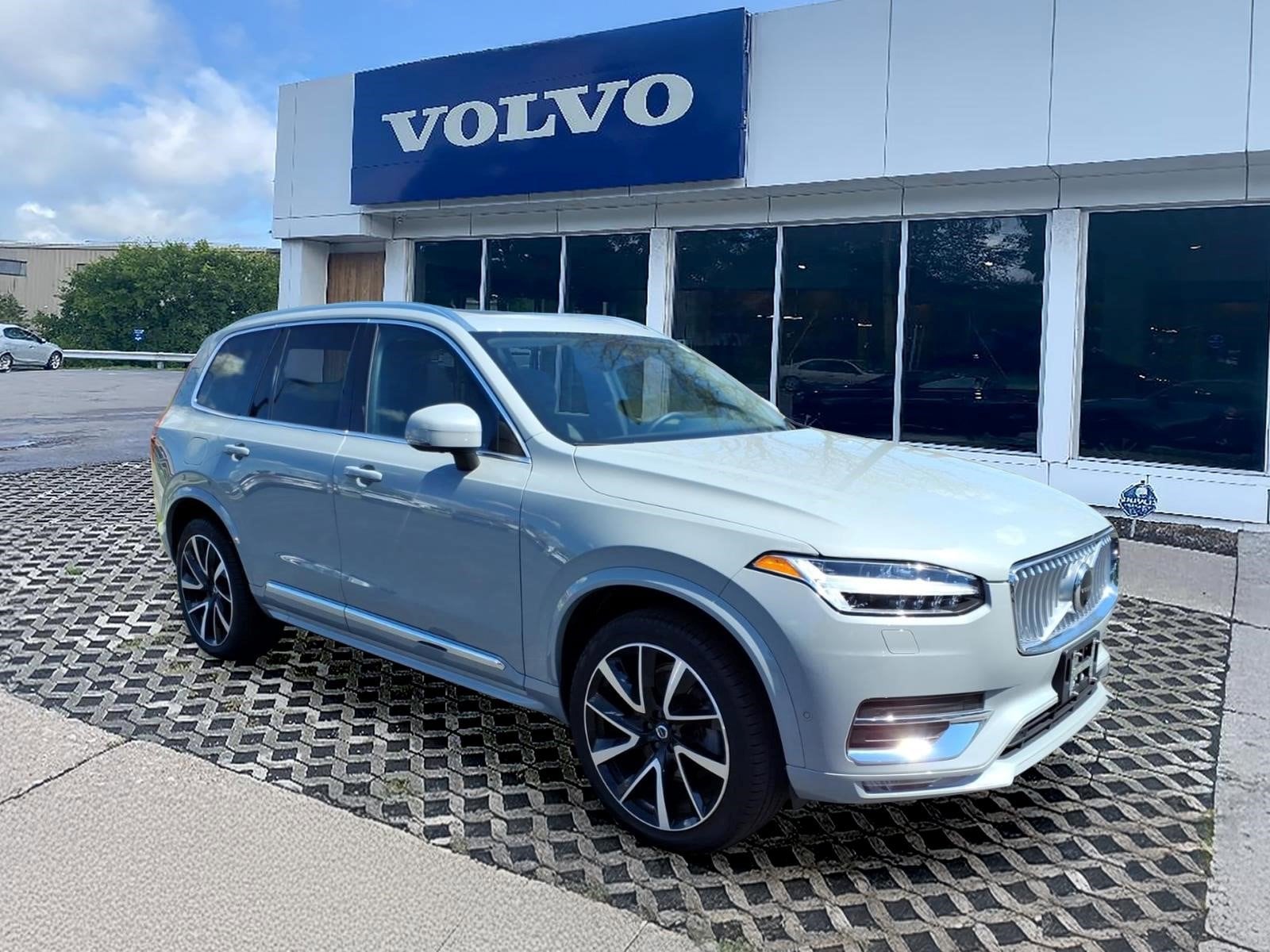 2024 Volvo XC90 B5 Plus Bright theme 4WD's photo