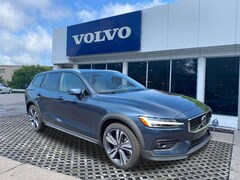 2026 Volvo V60 Cross Country B5 Plus Wagon