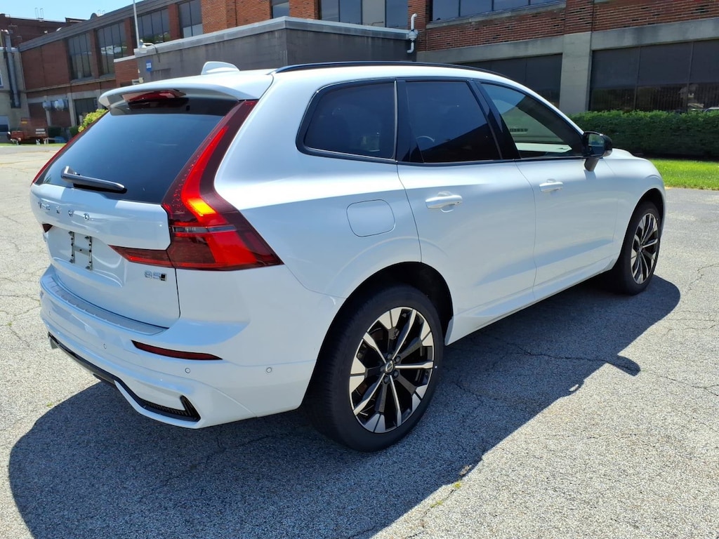 New 2026 Volvo XC60 B5 Plus SUV