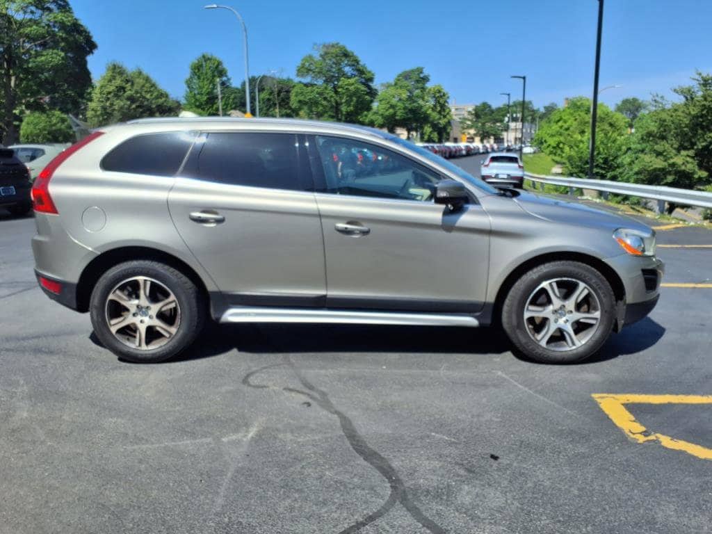 Used 2013 Volvo XC60 T6 with VIN YV4902DZ2D2421351 for sale in Rochester, NY