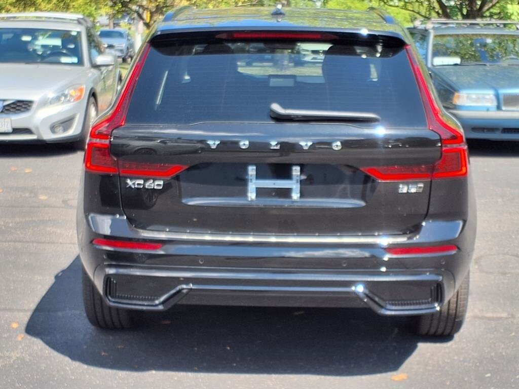 2026 Volvo XC60 B5 Plus photo 3