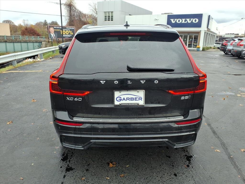 2026 Volvo XC60 B5 Plus photo 4