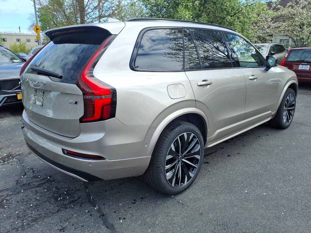 New 2026 Volvo XC90 B6 Ultra Dark Theme 6-Seater SUV