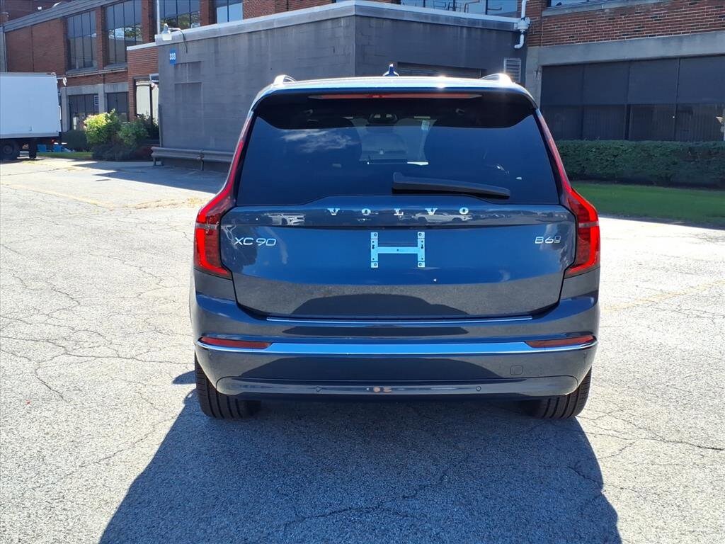 2026 Volvo XC90 Plus photo 4