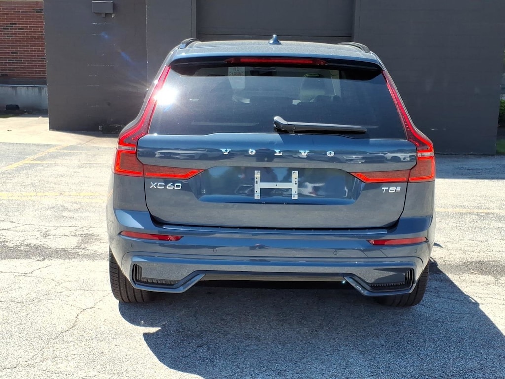 New 2026 Volvo XC60 plug-in hybrid T8 Ultra SUV
