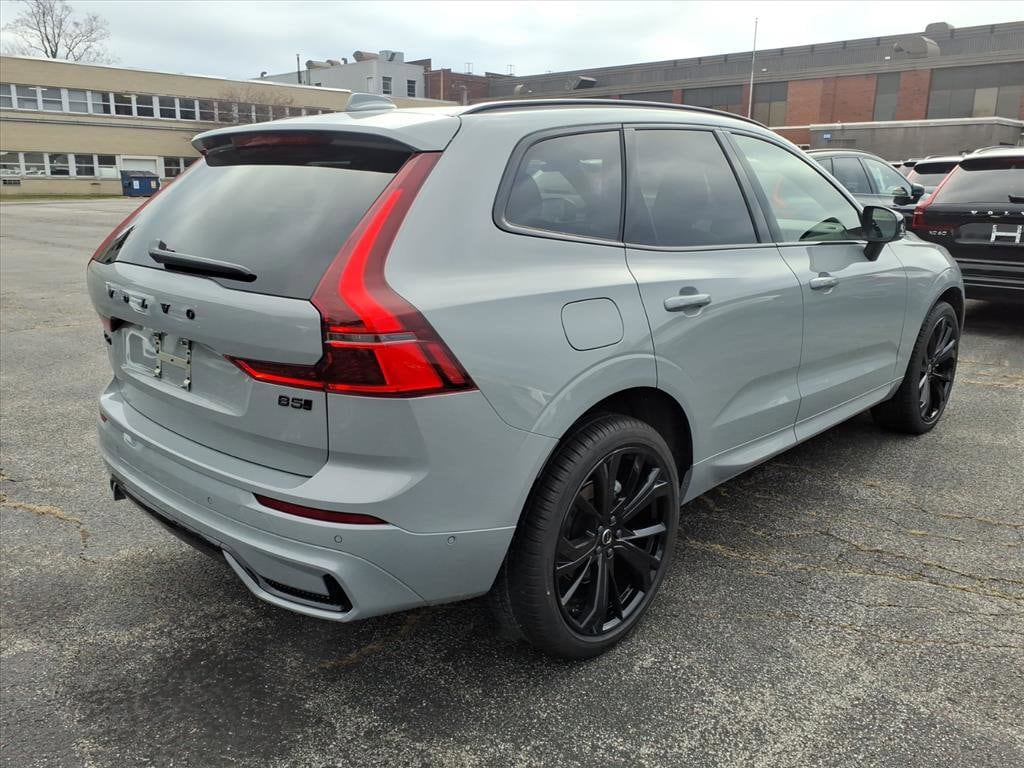New 2026 Volvo XC60 B5 Ultra Black Edition SUV