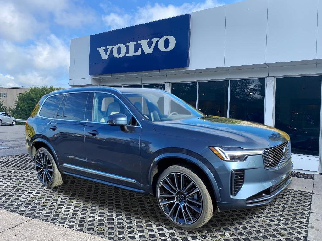 2026 Volvo XC90 Plus's photo