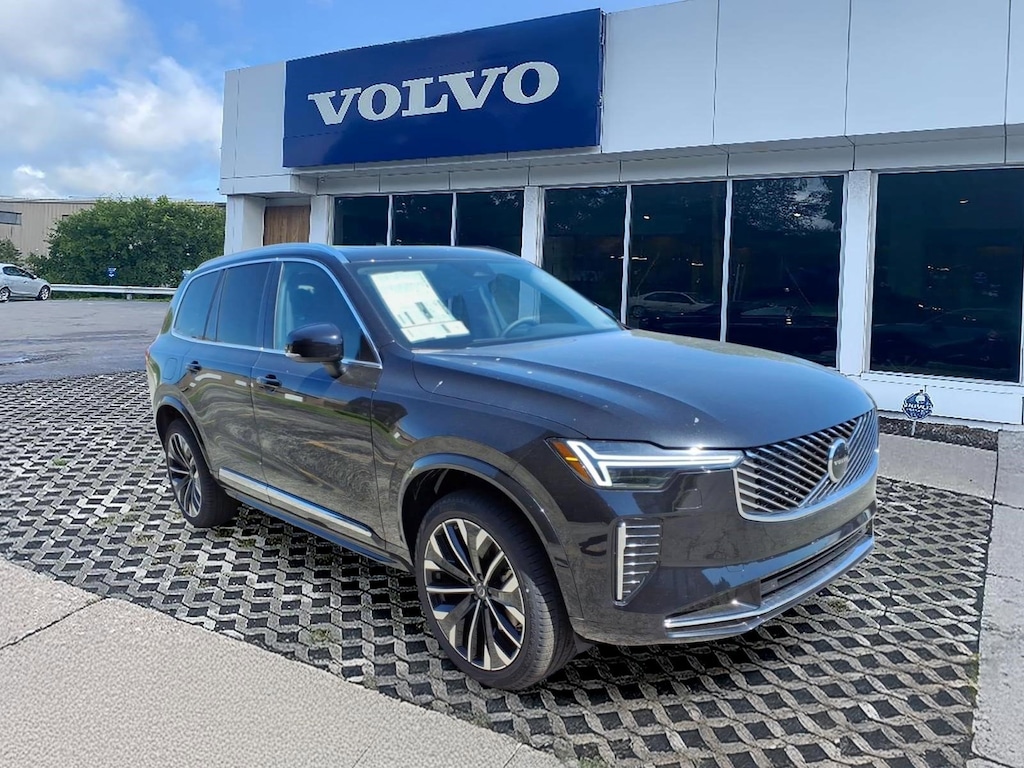 New 2026 Volvo XC90 B5 Core SUV