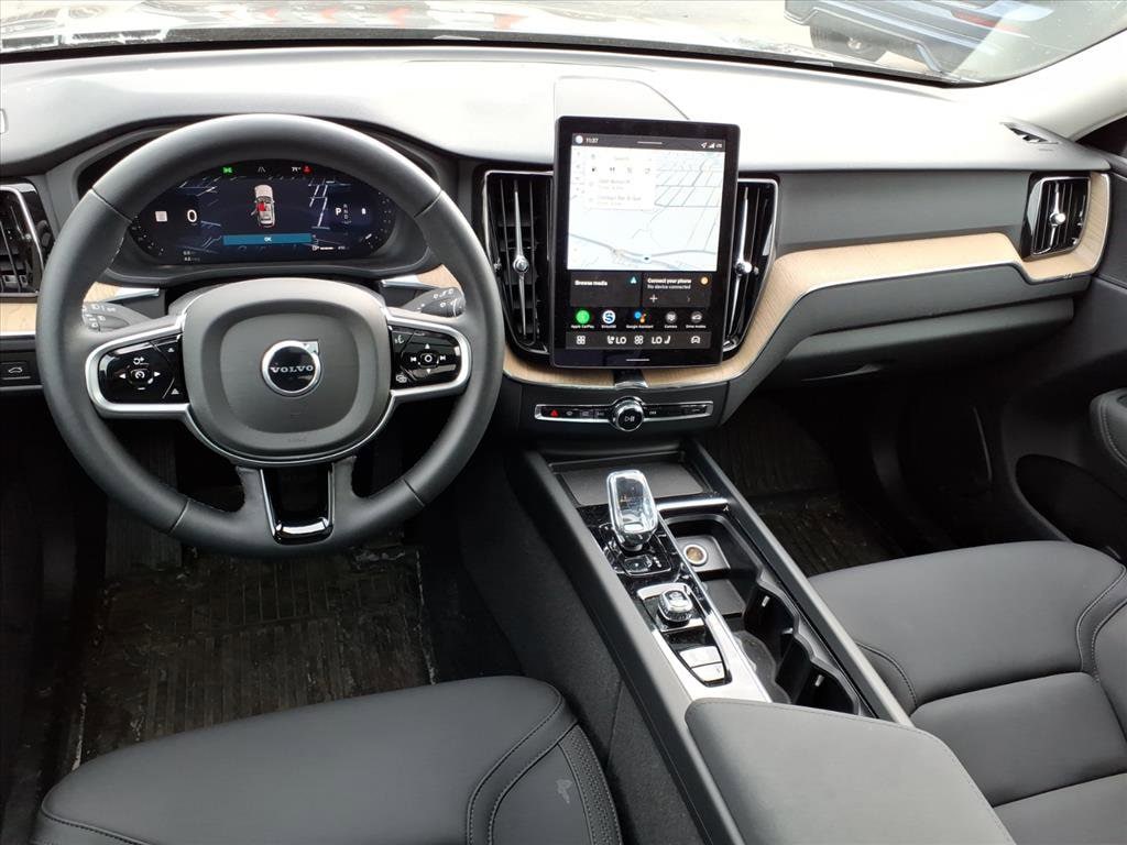 2026 Volvo XC60 Plus - Photo 11