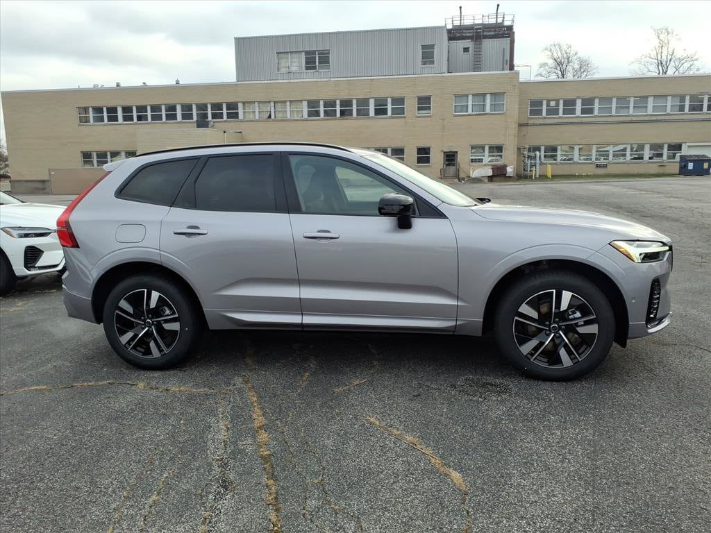 New 2026 Volvo XC60 B5 Plus SUV