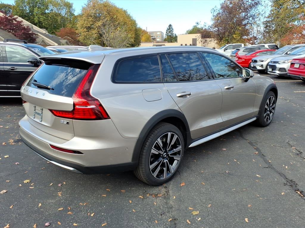 New 2026 Volvo V60 Cross Country B5 Ultra Wagon