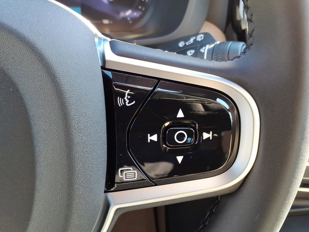 2026 Volvo XC60 Plus - Photo 19