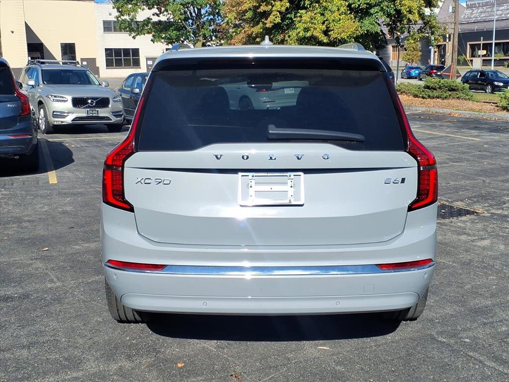 2025 Volvo XC90 Plus photo 3