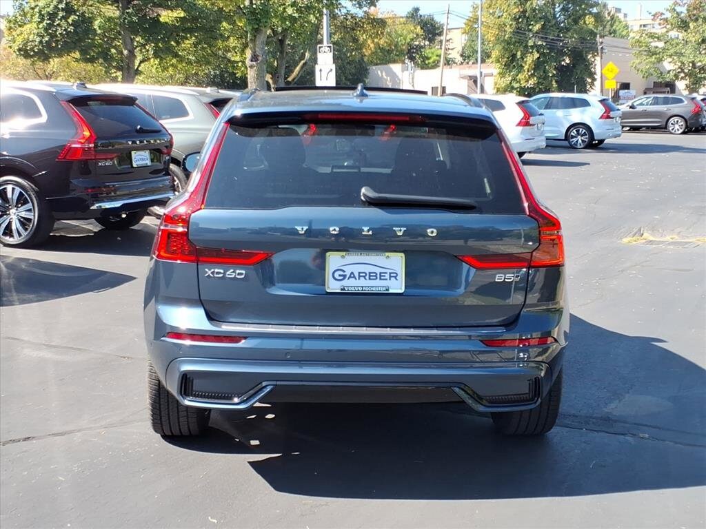 2026 Volvo XC60 B5 photo 4
