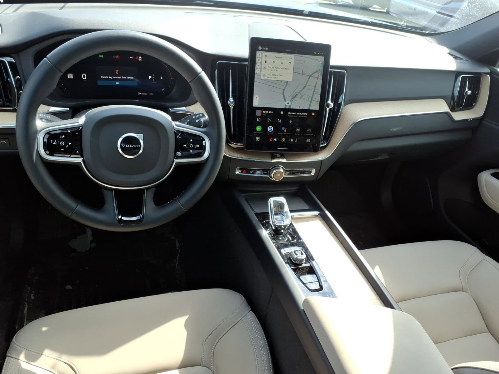 2026 Volvo XC60 Plus - Photo 11