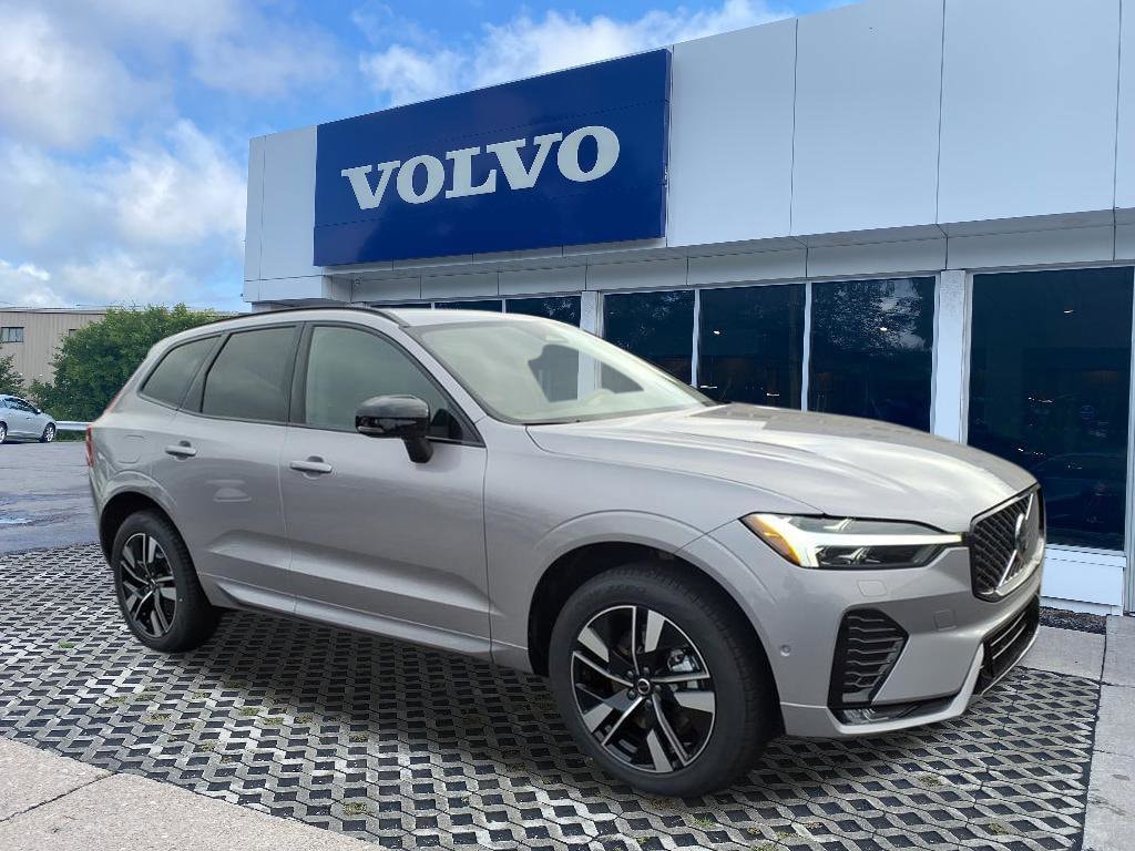 2026 Volvo XC60 Plus's photo